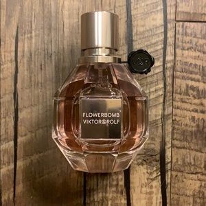 Flowerbomb Viktor & Rolf